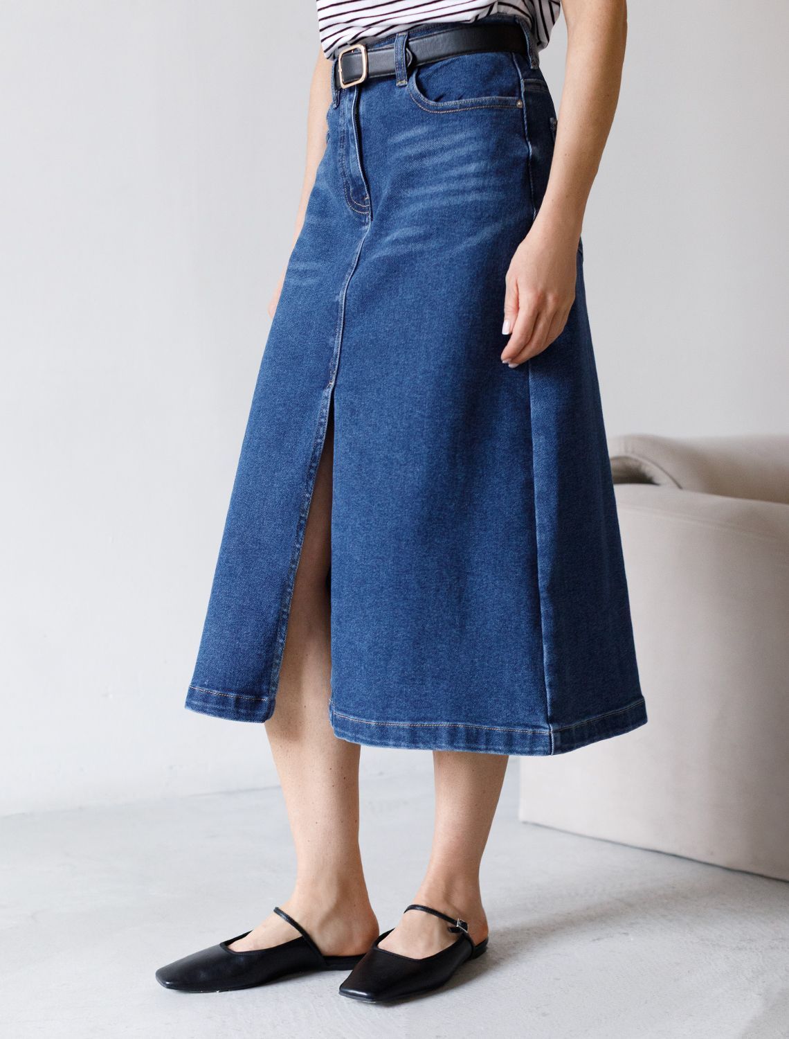 Джинсовая юбка из плотной эластичной джинсы 13.8OZ.